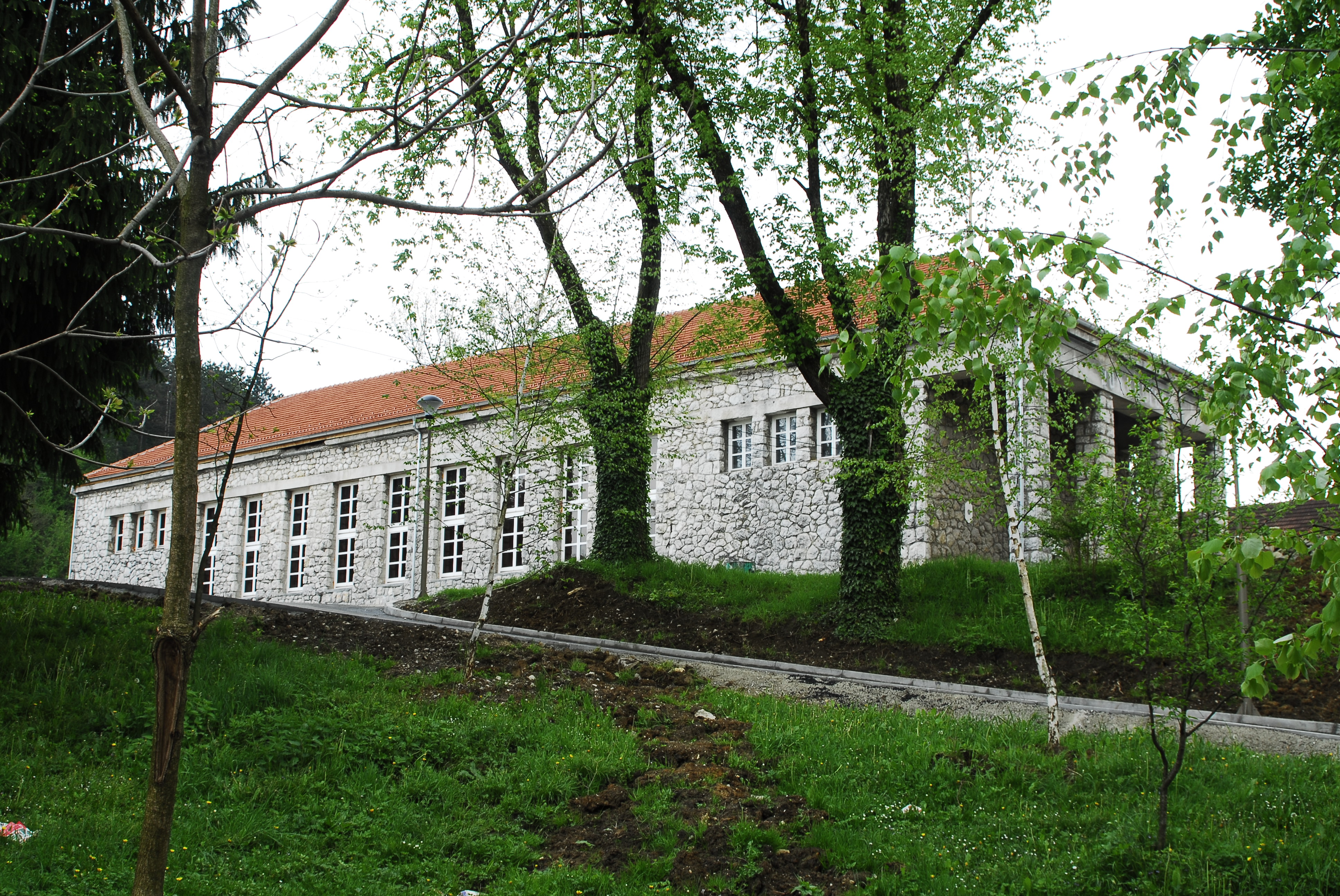 24 Esterno sala cultura